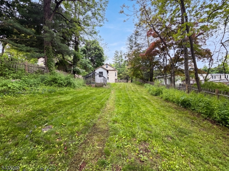 20 Alpine Rd