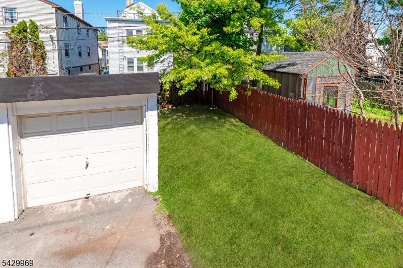 229 Lindsley Ave