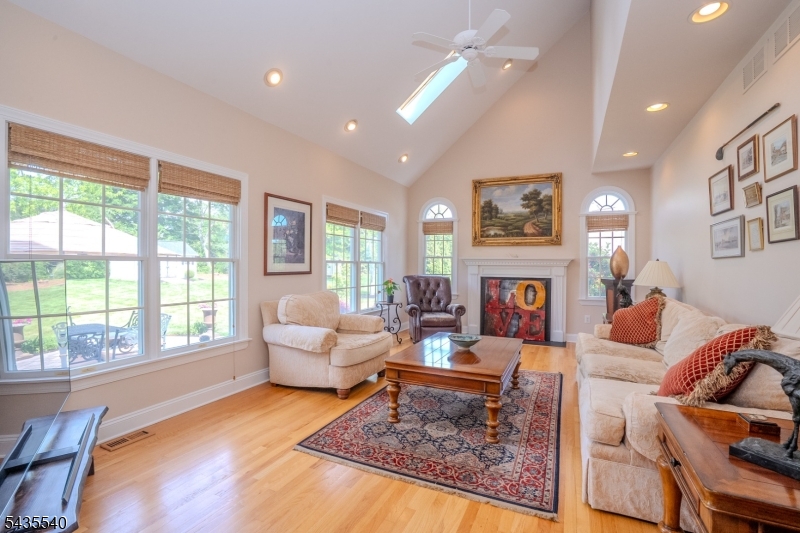 44 Titus Rd