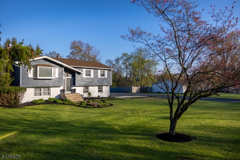 29 Lake Wallkill Rd
