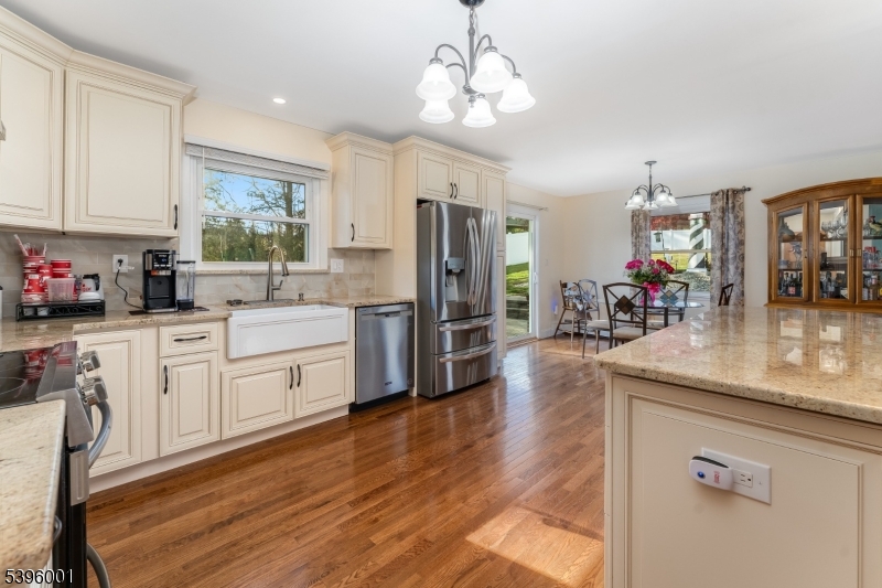 417 Mountain Rd