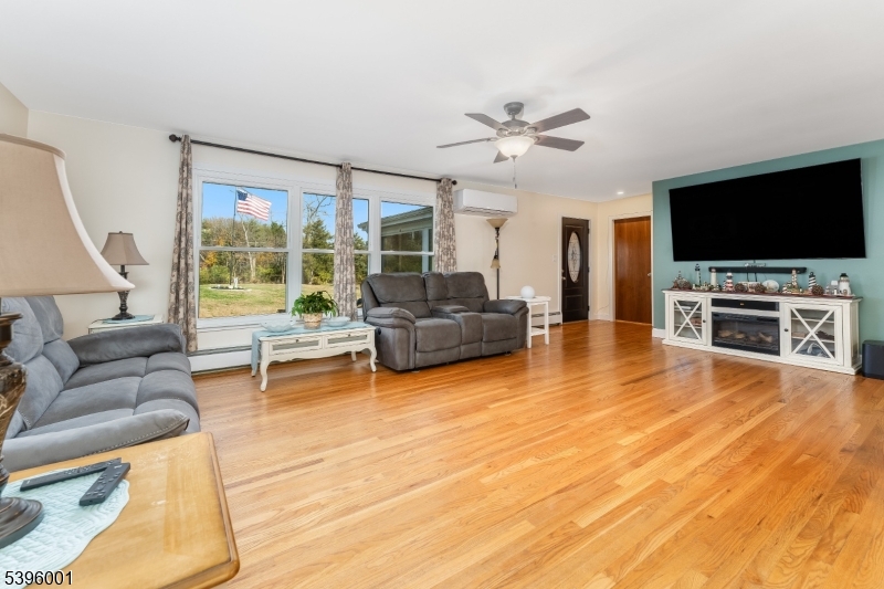 417 Mountain Rd