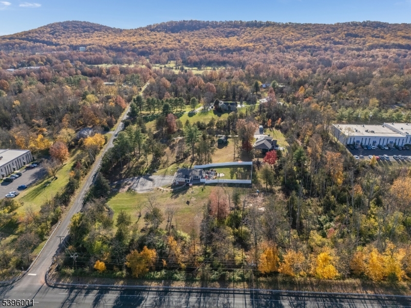 417 Mountain Rd