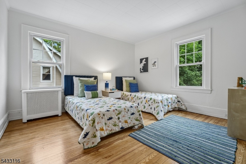 108 Oakview Ave