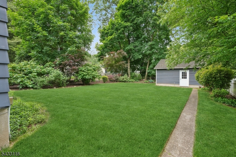 108 Oakview Ave