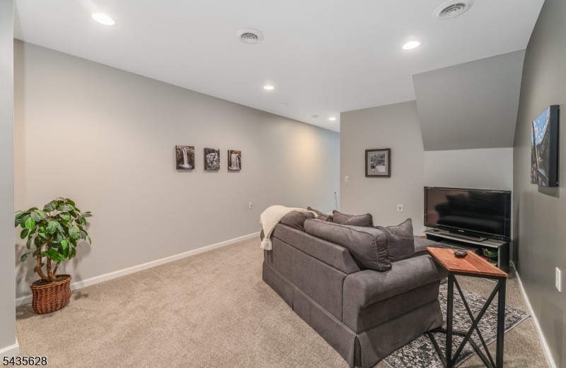 3 EWING DRIVE