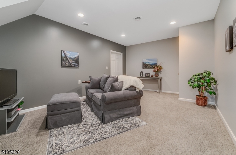 3 EWING DRIVE