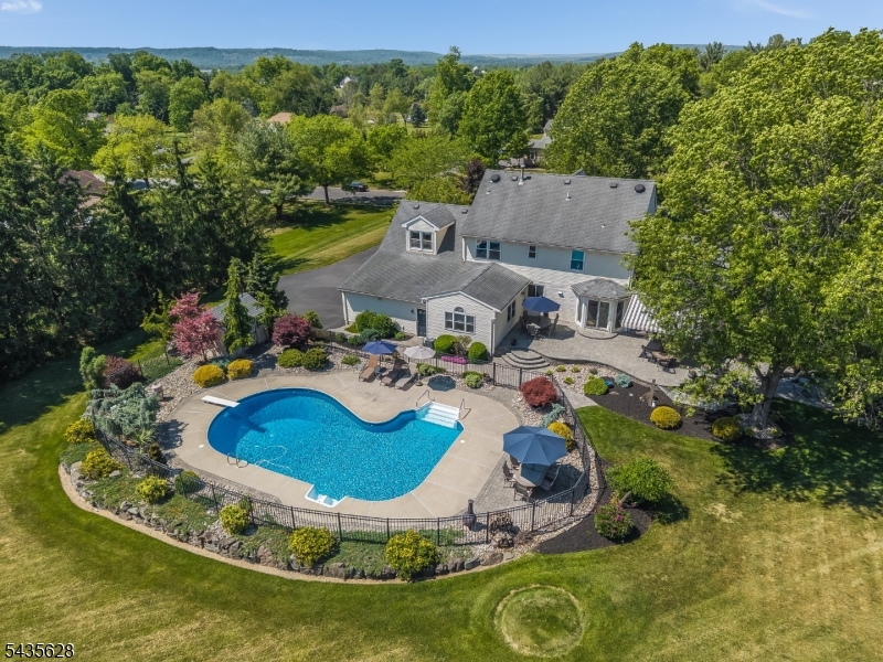 3 EWING DRIVE
