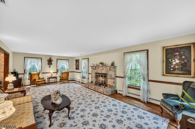 136 Henderson Rd