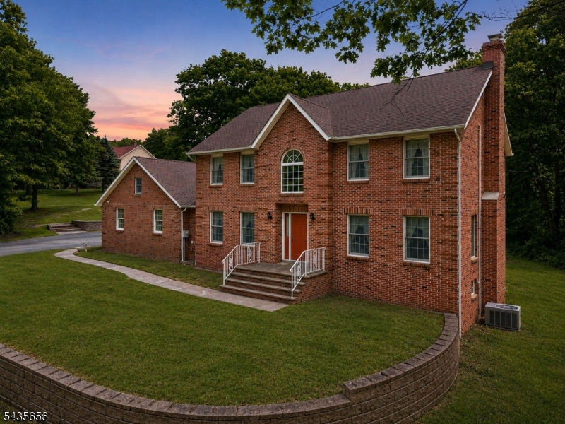 136 Henderson Rd