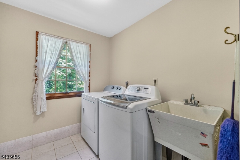 136 Henderson Rd