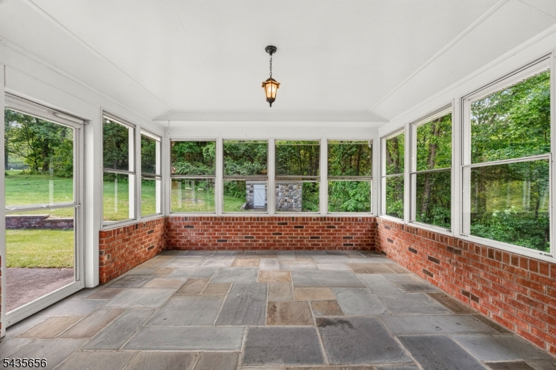 136 Henderson Rd