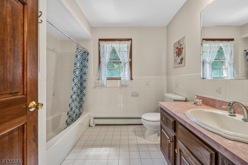 136 Henderson Rd