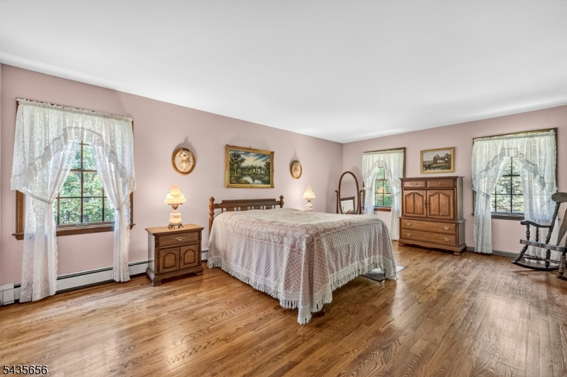 136 Henderson Rd