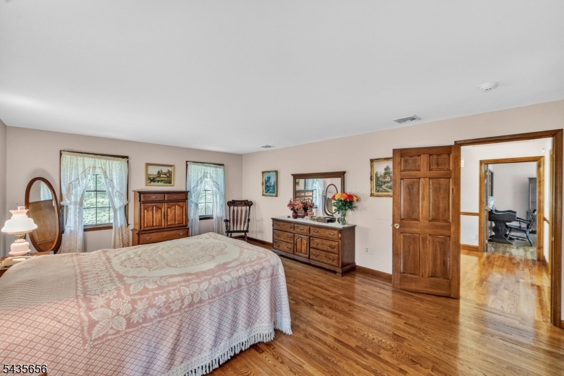 136 Henderson Rd