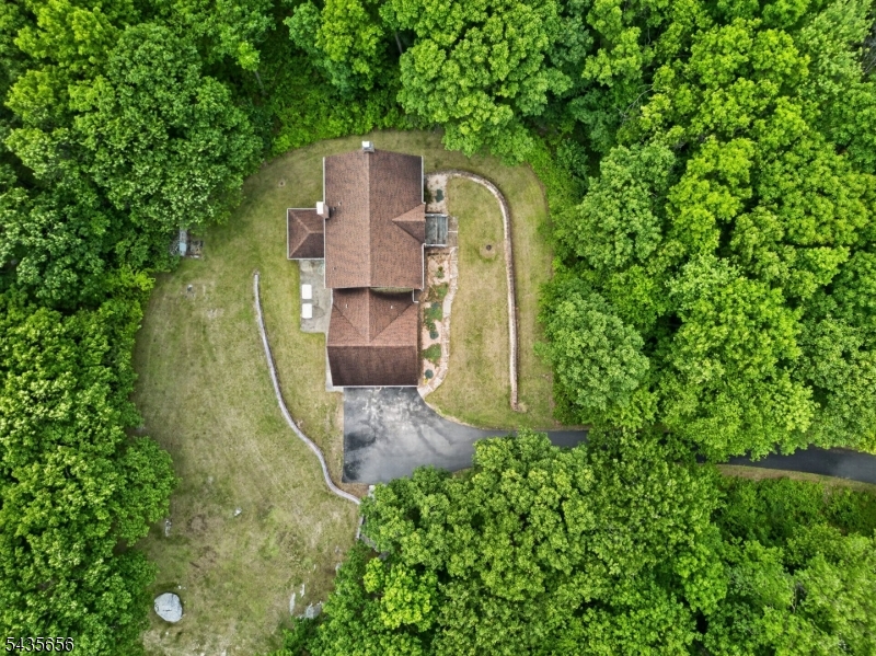 136 Henderson Rd