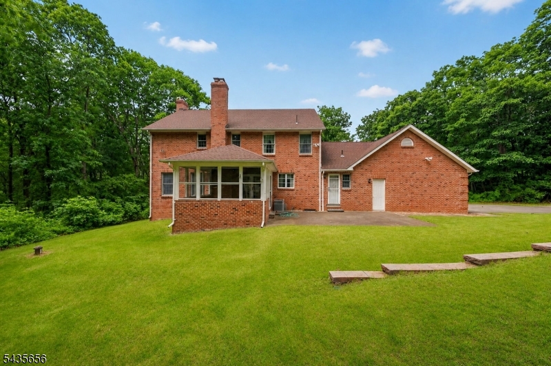 136 Henderson Rd