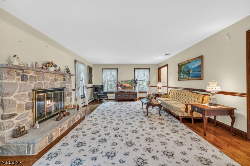136 Henderson Rd