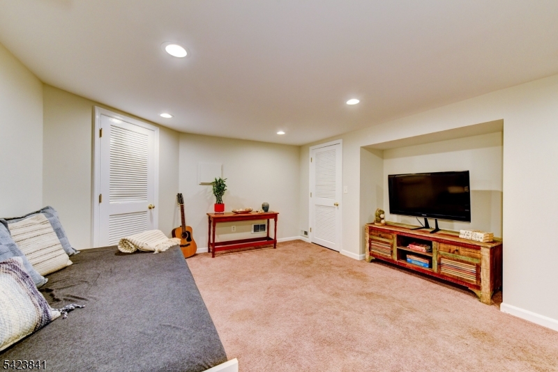 110 Woodland Rd