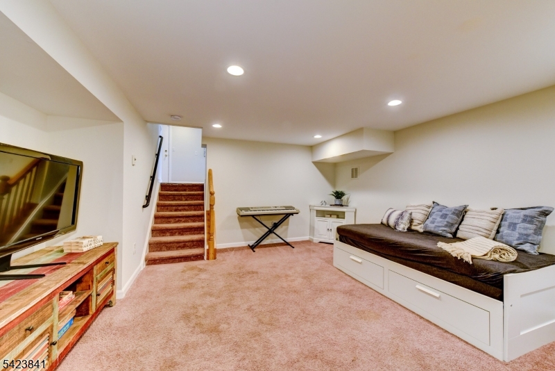 110 Woodland Rd