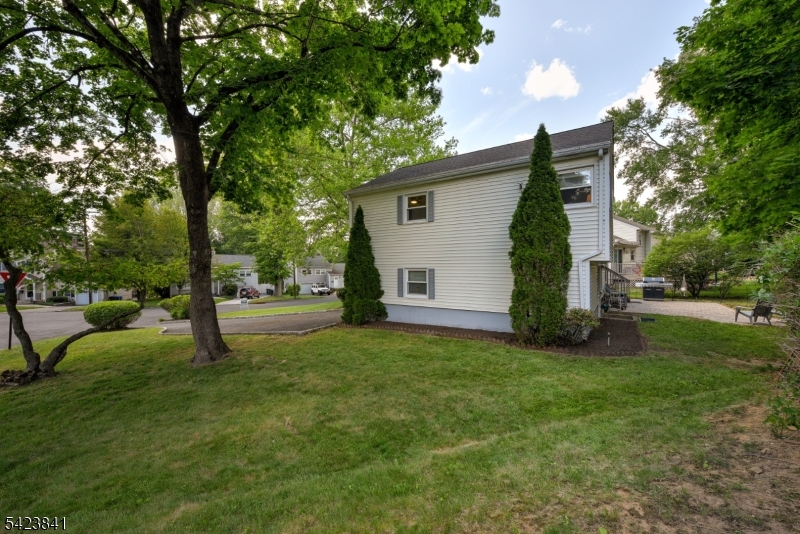 110 Woodland Rd