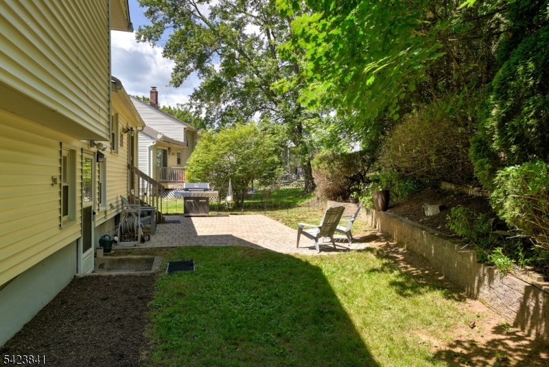 110 Woodland Rd