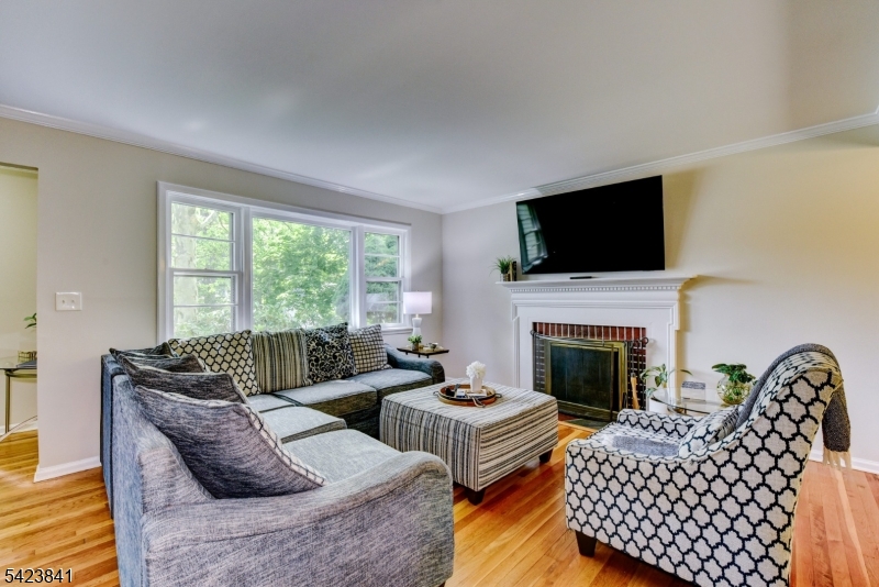 110 Woodland Rd