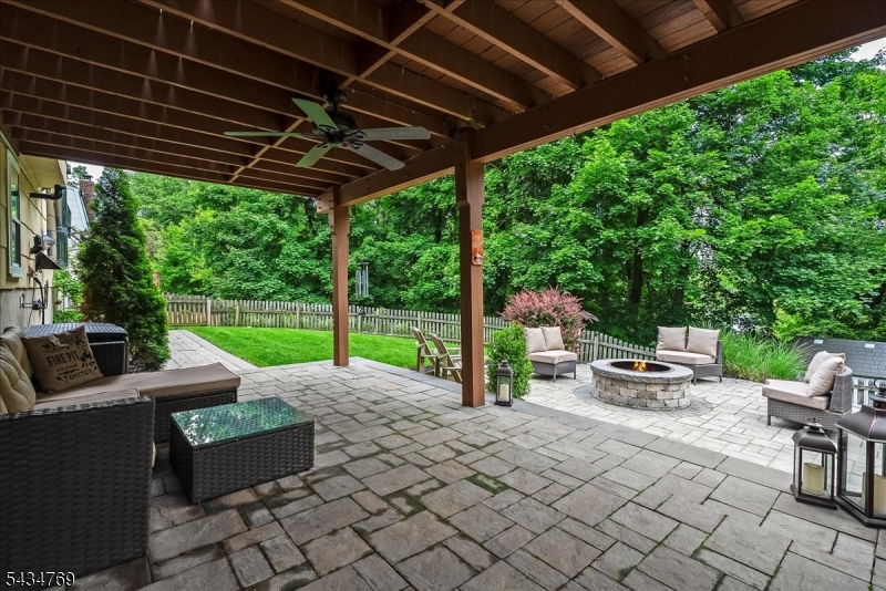 22 Green Apple Rd