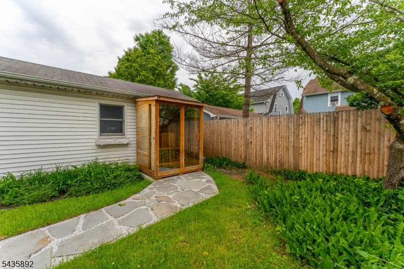 16 Coolidge Ave