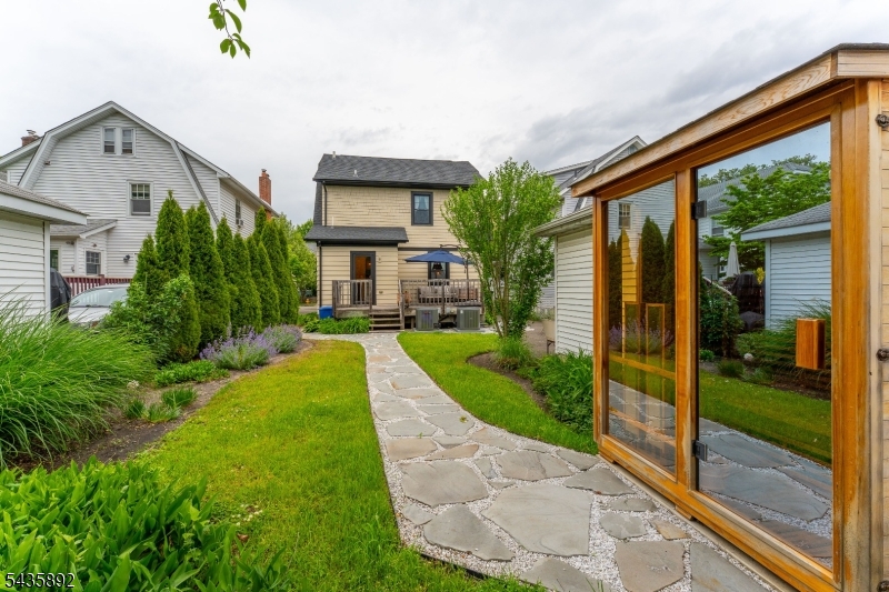 16 Coolidge Ave