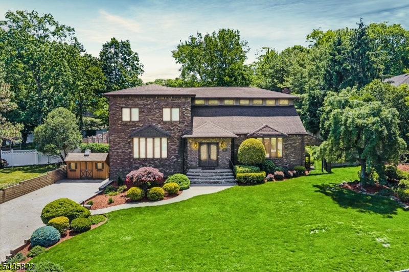 31 Forest Hills Way