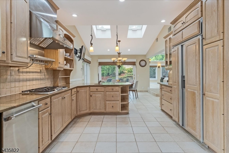 31 Forest Hills Way