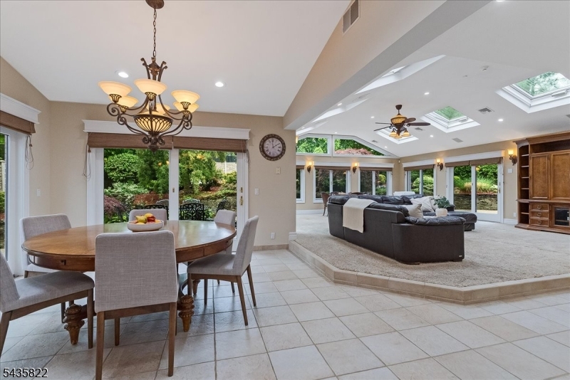 31 Forest Hills Way