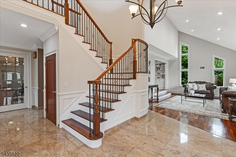 31 Forest Hills Way