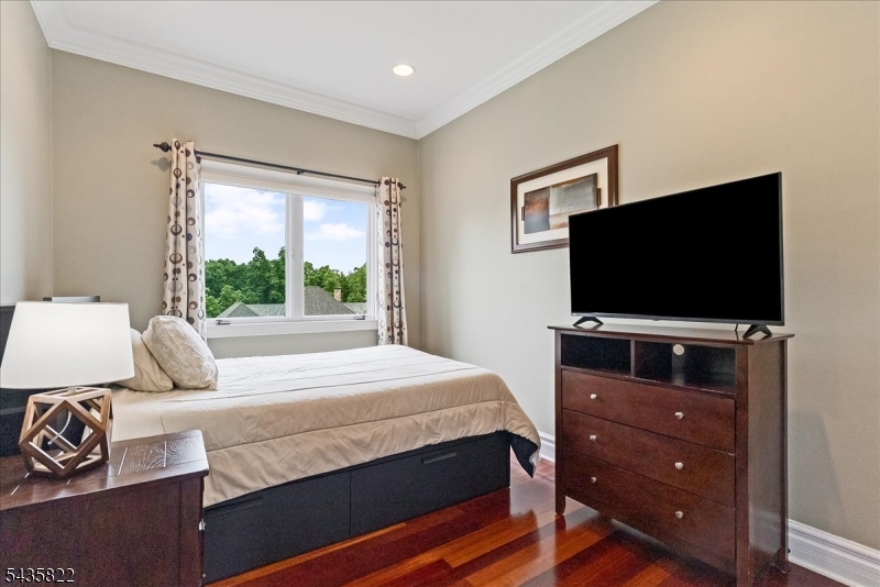 31 Forest Hills Way