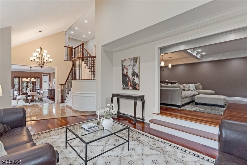 31 Forest Hills Way