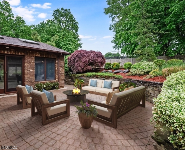 31 Forest Hills Way