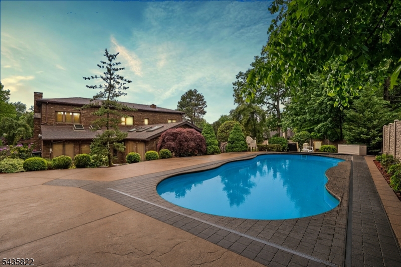 31 Forest Hills Way