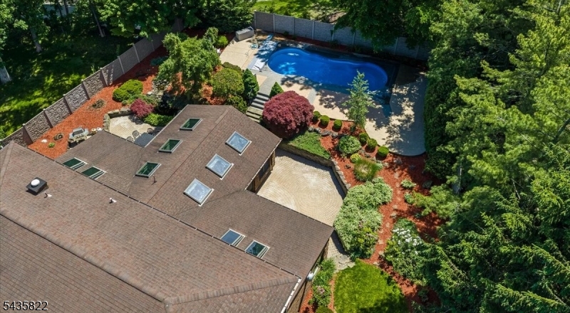 31 Forest Hills Way