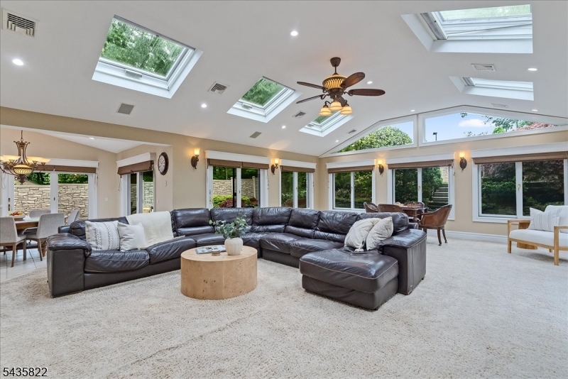 31 Forest Hills Way