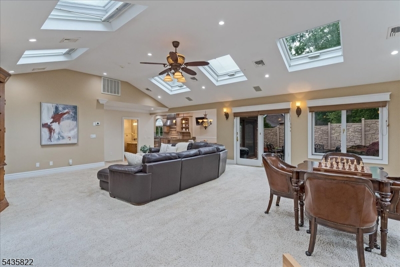 31 Forest Hills Way