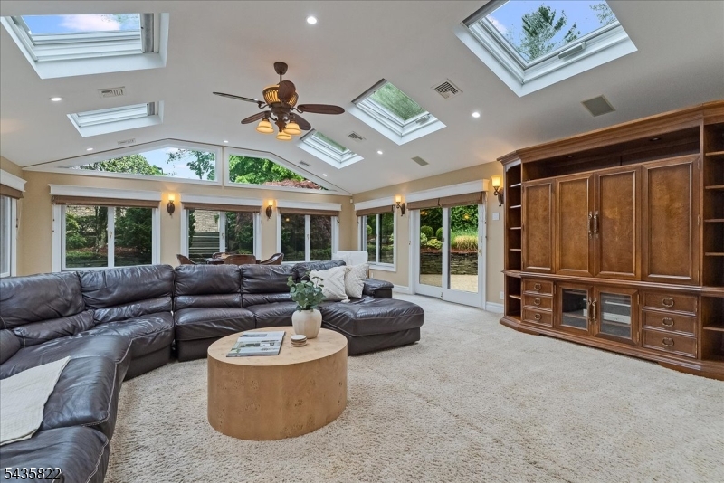 31 Forest Hills Way
