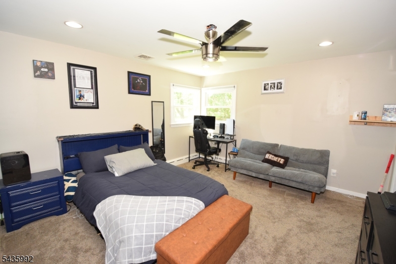 567 Foothill Rd