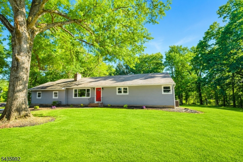 567 Foothill Rd