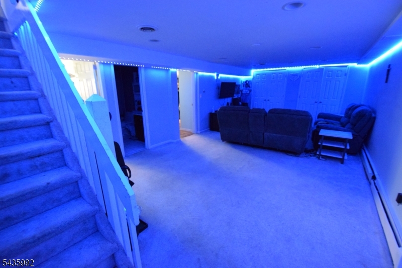 567 Foothill Rd