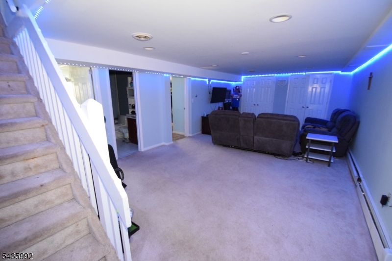 567 Foothill Rd