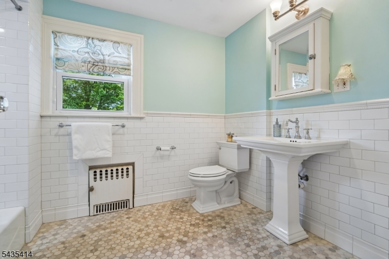 120 Buckingham Rd