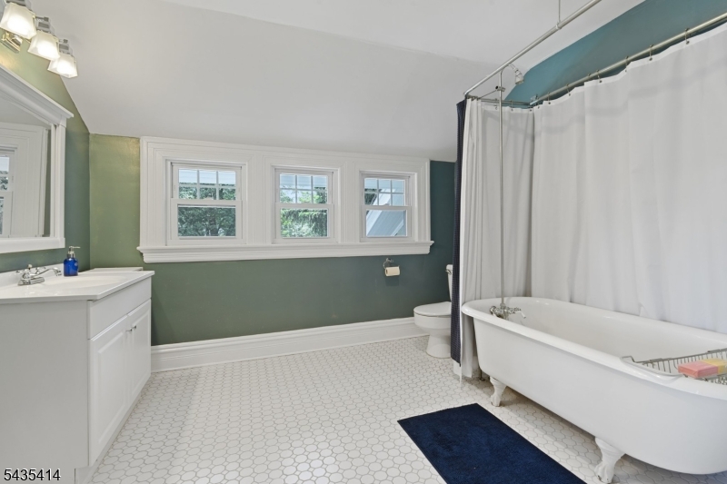 120 Buckingham Rd