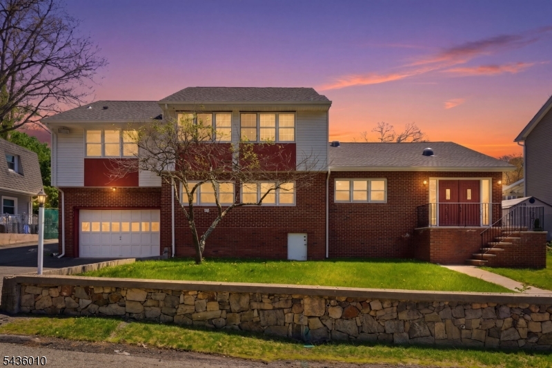 221 W End Ave