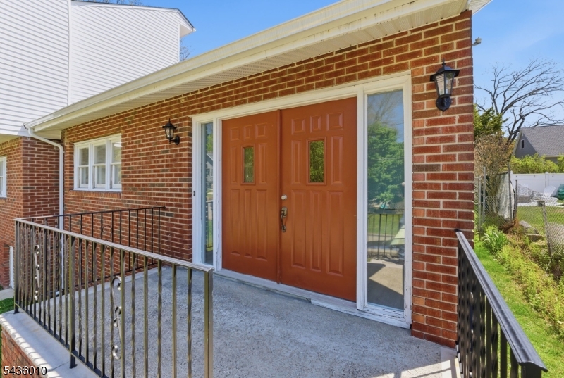 221 W End Ave